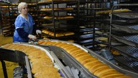 Российские хлебопеки отменили повышение цен на батоны